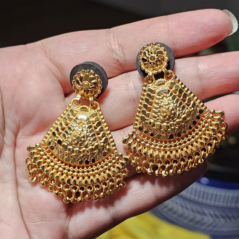 Brand new Bollywood Indian Pakistani earrings
